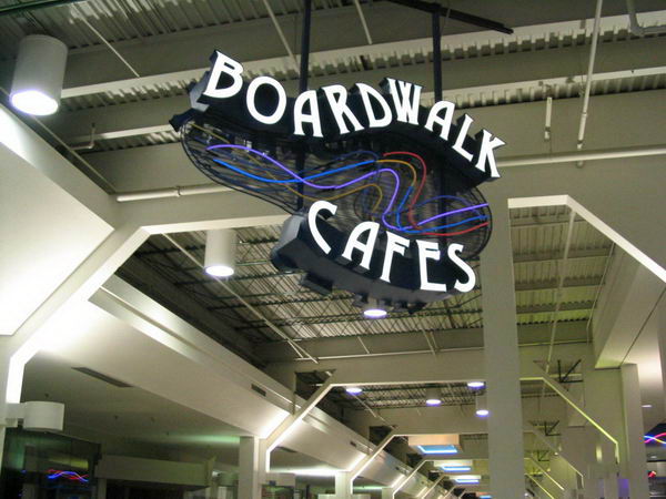 Wonderland Mall (Wonderland Shopping Center) - 2004 Photo